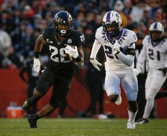 Iowa State junior running back Breece Hall runs the ball for a touchdown in the second quarter against TCU on Friday, Nov. 26, 2021, at Jack Trice Stadium in Ames. 20211126 Iowastatevstcu © Bryon Houlgrave/The Register / USA TODAY NETWORK